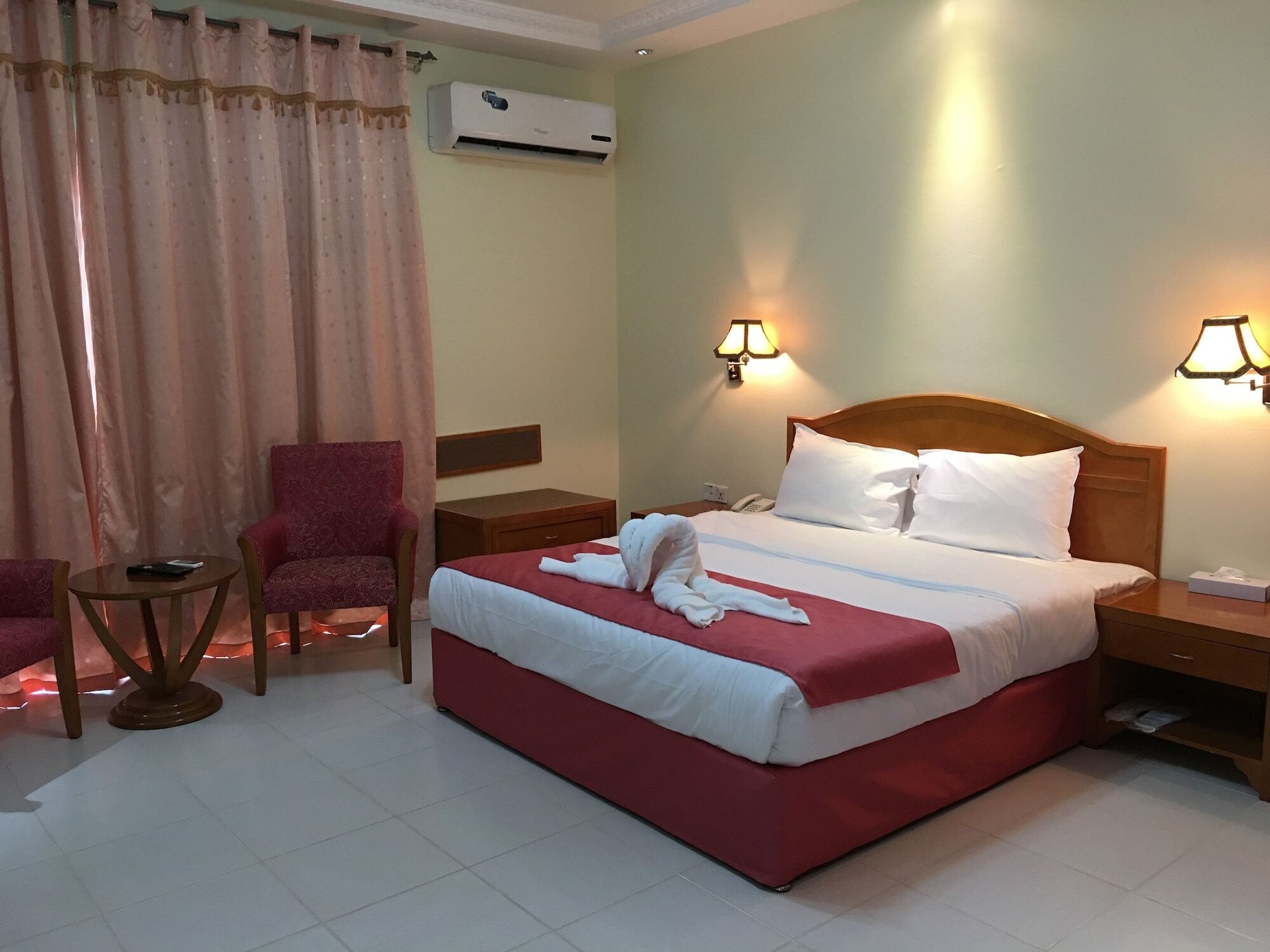 Oyo 366 Waves Hotel Ajman Bagian luar foto