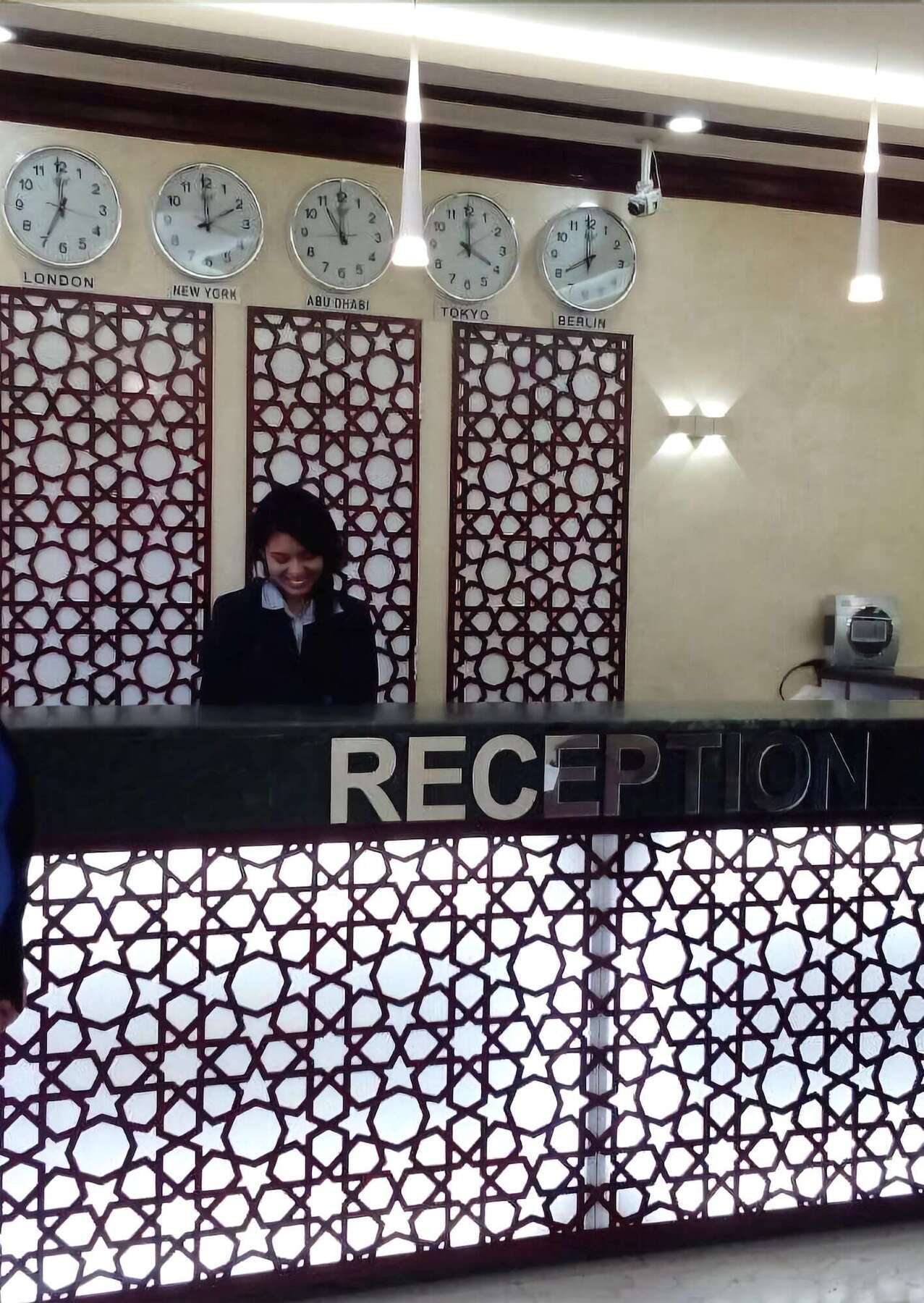Oyo 366 Waves Hotel Ajman Bagian luar foto