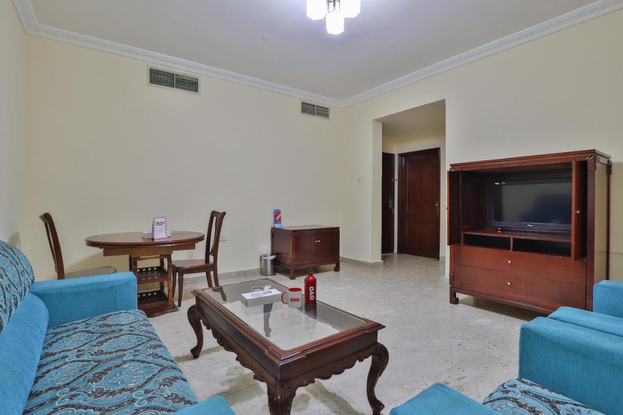 Oyo 366 Waves Hotel Ajman Bagian luar foto