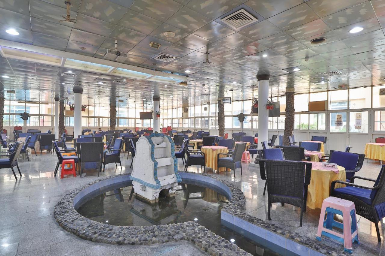 Oyo 366 Waves Hotel Ajman Bagian luar foto