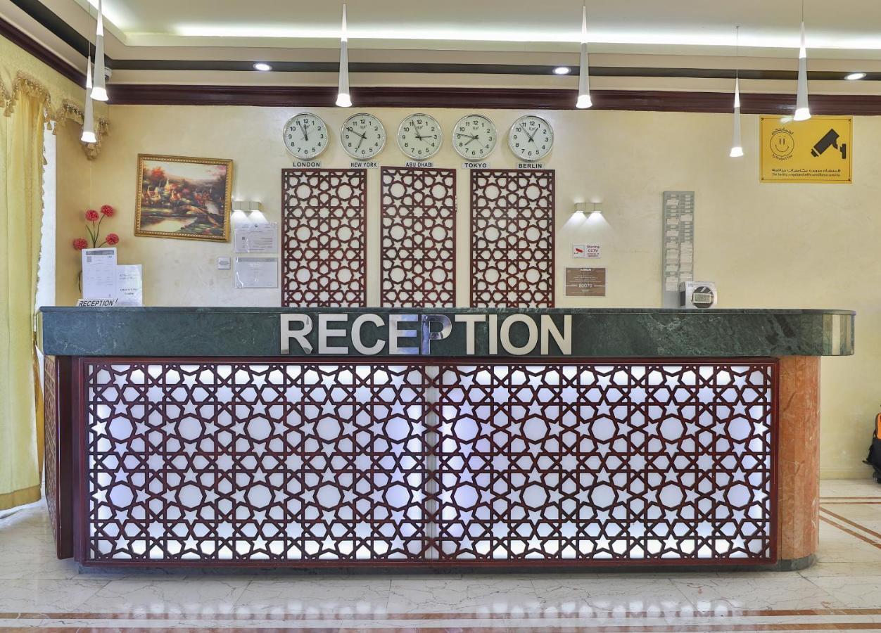 Oyo 366 Waves Hotel Ajman Bagian luar foto