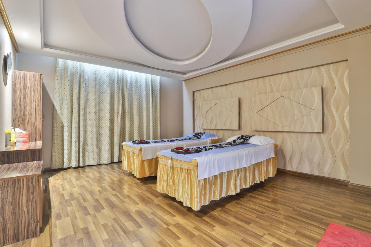 Oyo 366 Waves Hotel Ajman Bagian luar foto