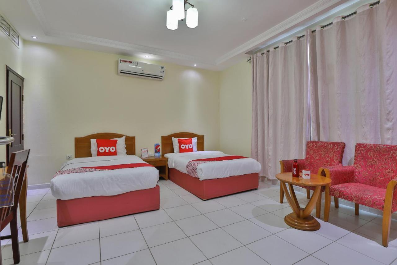 Oyo 366 Waves Hotel Ajman Bagian luar foto
