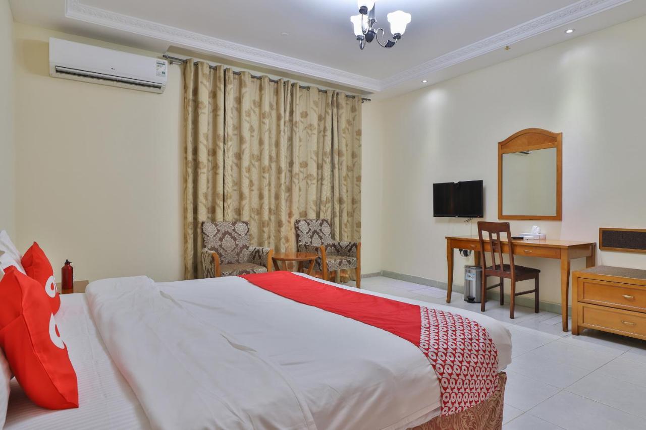 Oyo 366 Waves Hotel Ajman Bagian luar foto